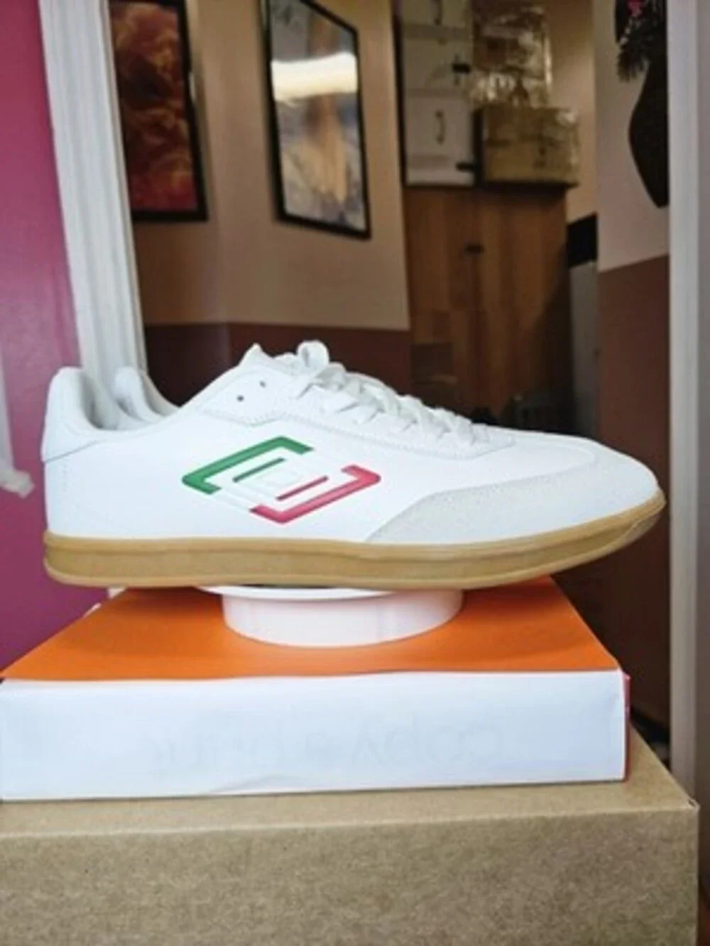 Umbro TX Sneakers Men’s Size 13 White Green Red Gum Sole Casual Shoes NEW